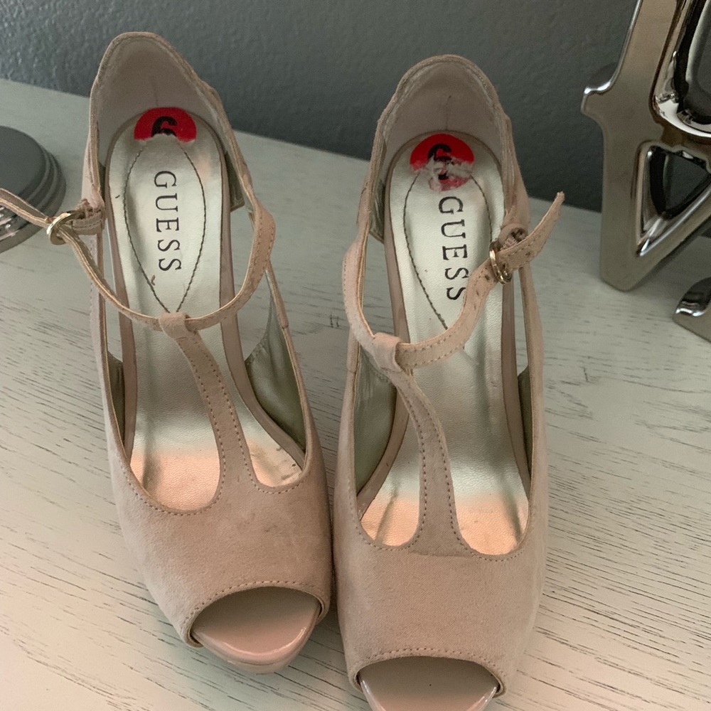Guess t step vintage style heels